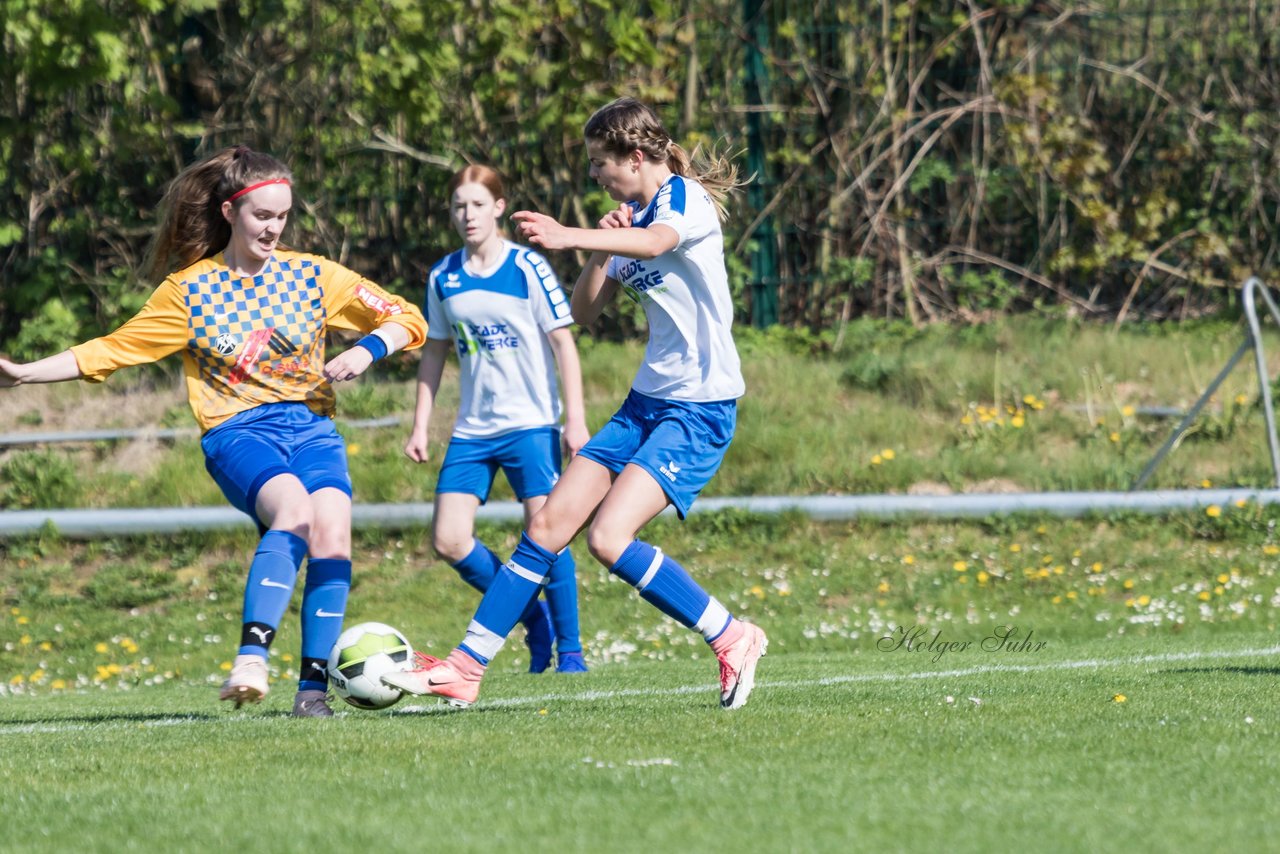 Bild 59 - B-Juniorinnen Bramstedter TS - SSV Hennstedt : Ergebnis: 3:7